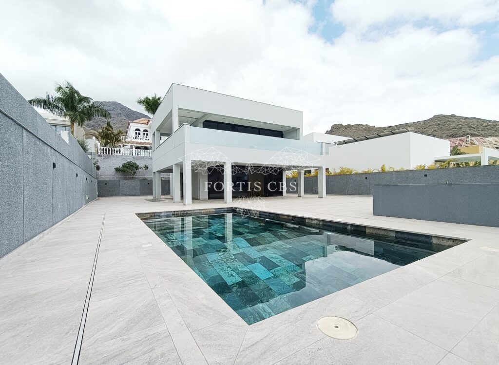New Modern Villa In Popular Location