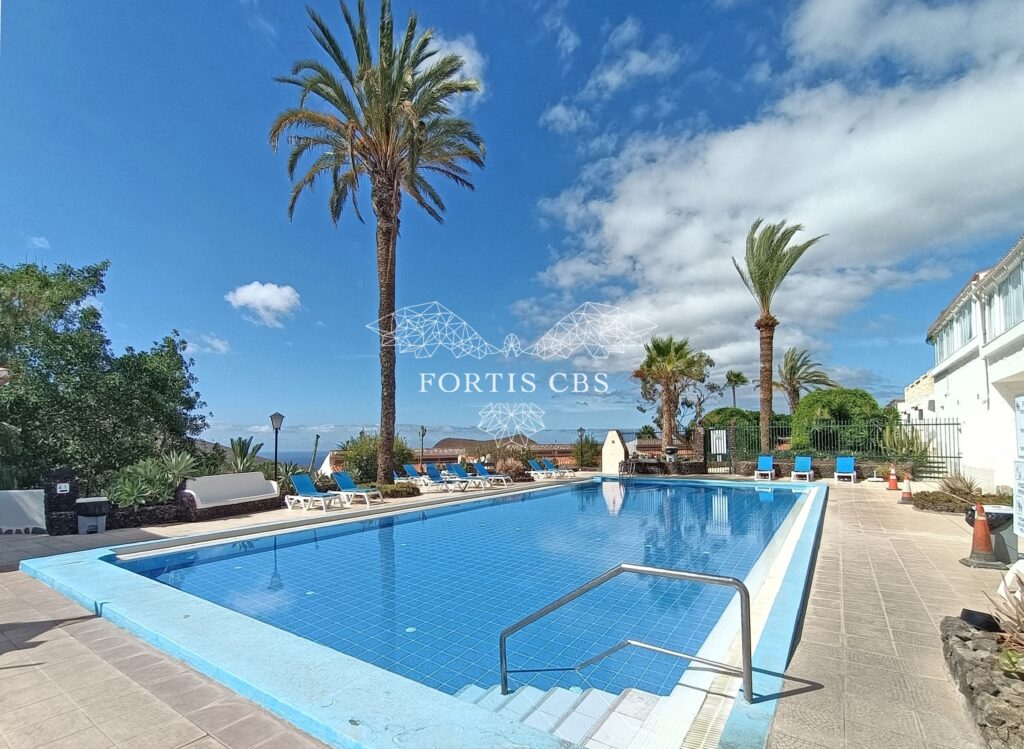 Beautiful Villa with Guest Apartment in a Popular Area