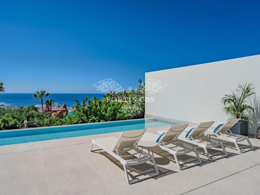 Magnificent Brand New Villa in Ultra Exclusive Area