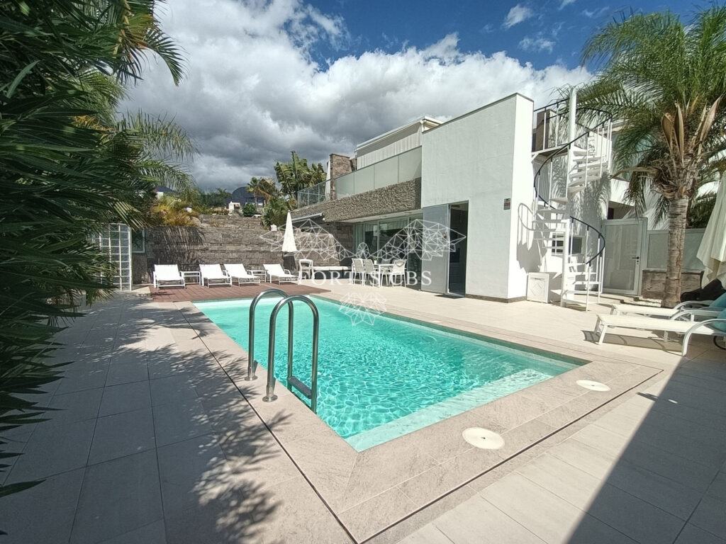 Exquisite Villa in the Ultra Desirable El Duque Area