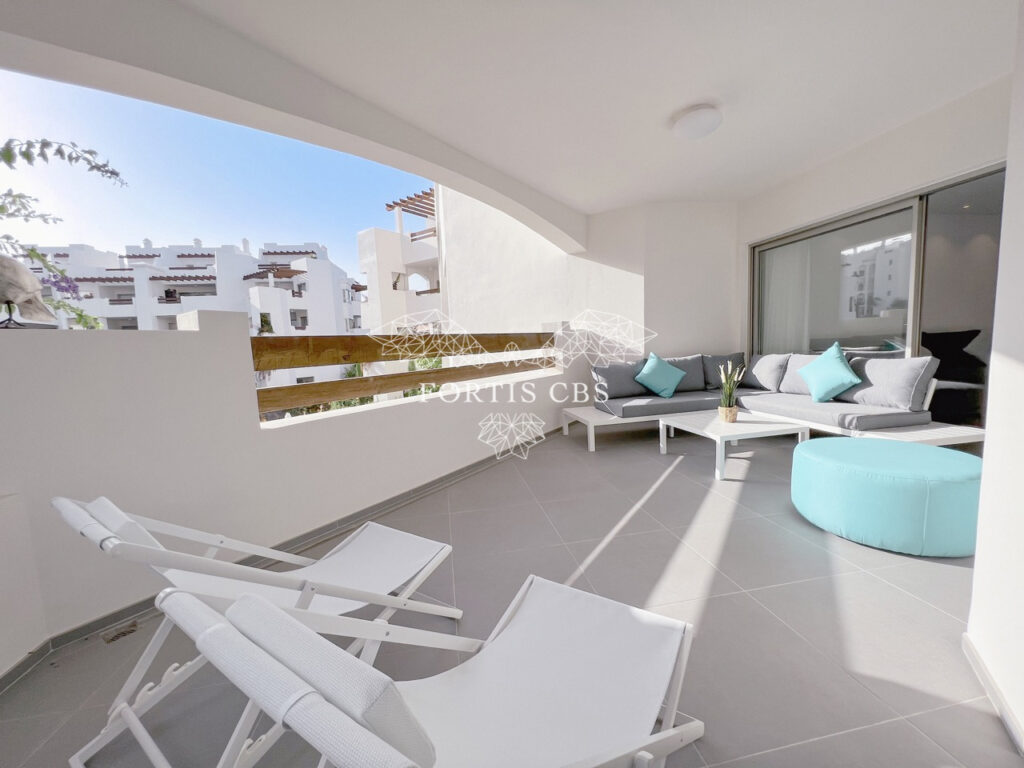 Fantastic Two Bedroom Apartment in Great Location