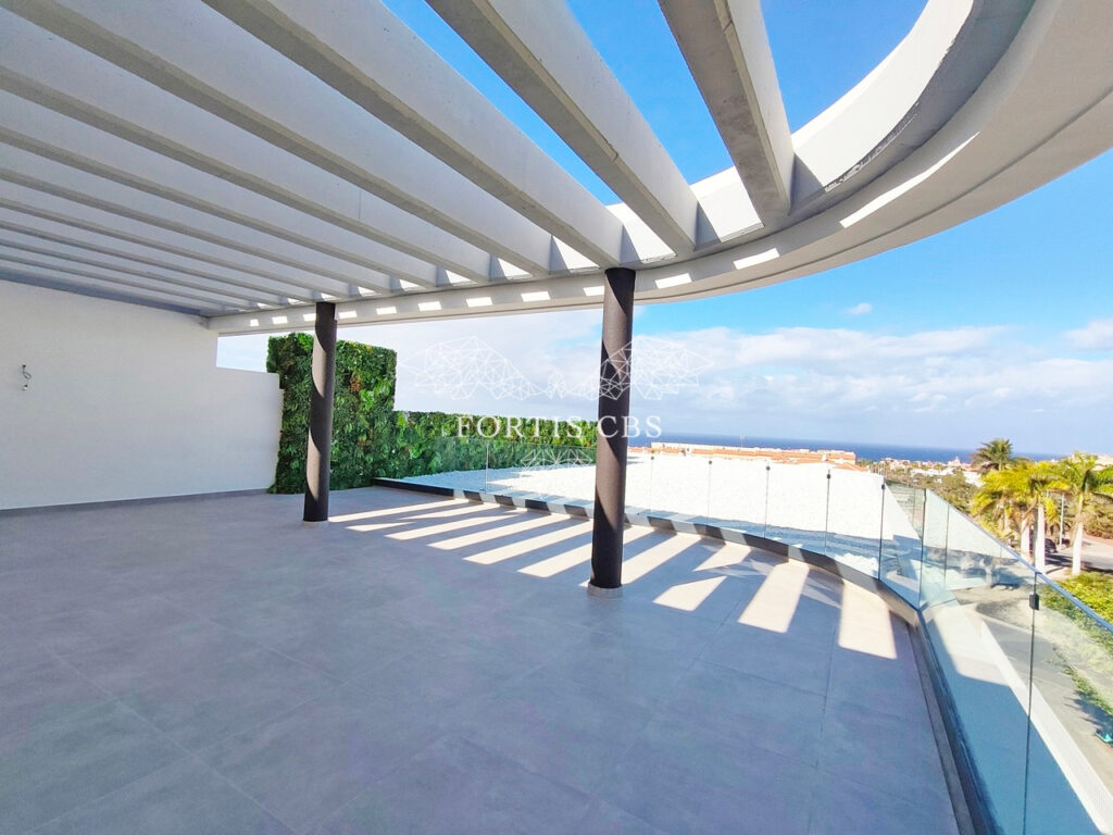 Brand New Three Bedroom Penthouse in Perfect Location