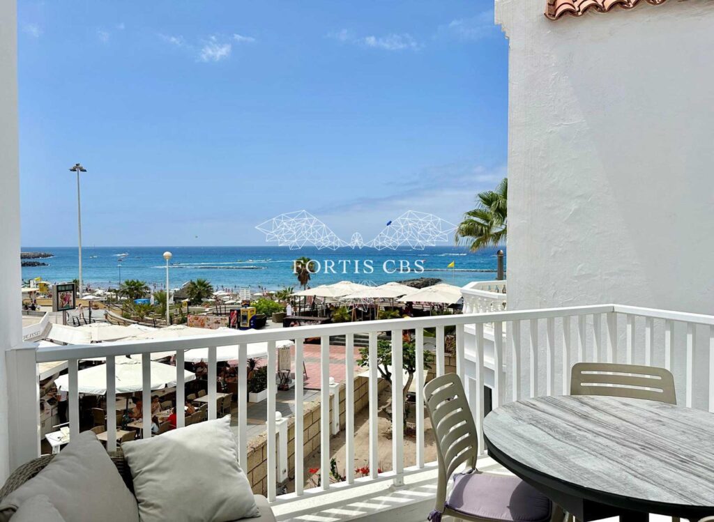 Beautiful Sea Front Apartment in a Desirable Complex