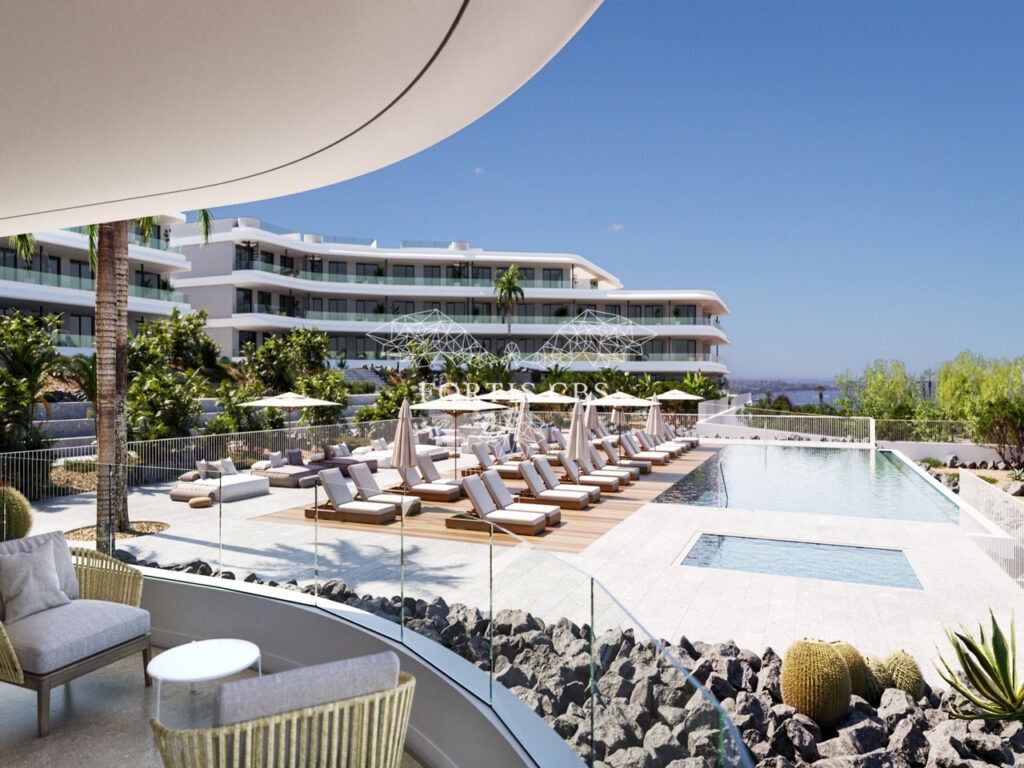 Two Bedroom Penthouse with Roof Terrace