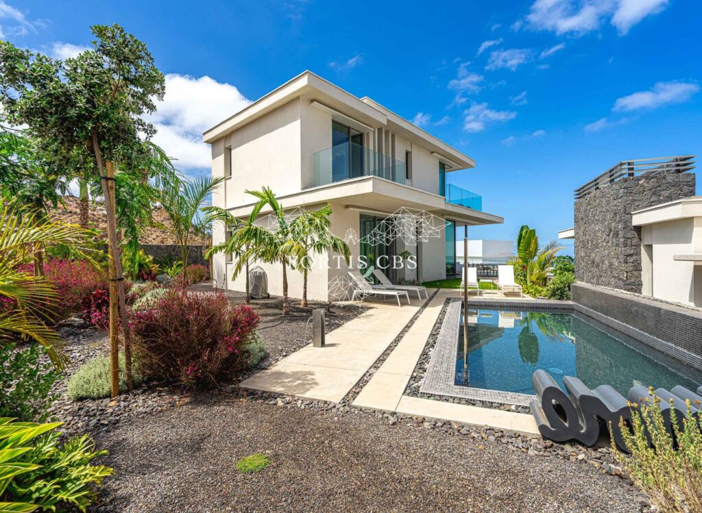 Stunning Three Bedroom Villa in Exclusive Location