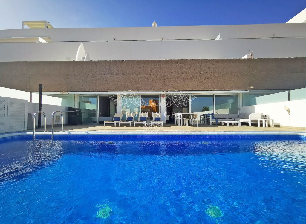 Stunning Luxury Apartment with Private Pool