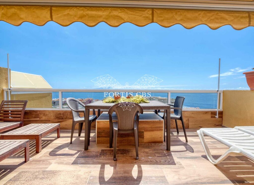 Lovely Recently Renovated Apartment in Great Location with Fantastic Views