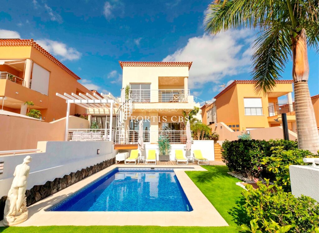 Beautiful Stylish Detached Villa with Private Pool
