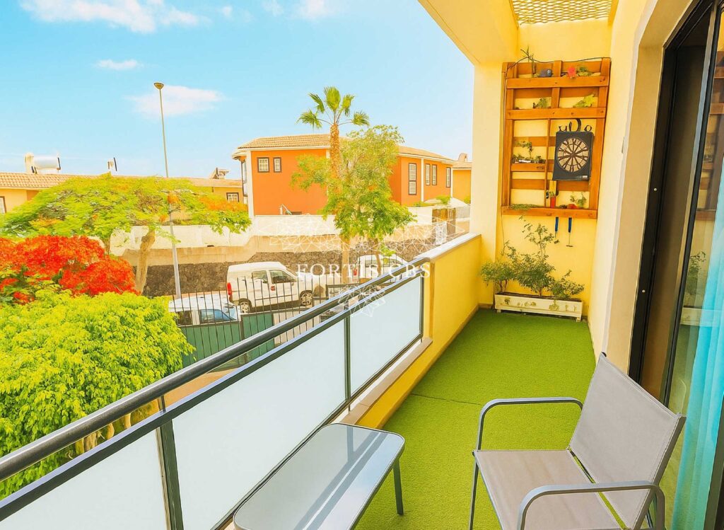 Lovely Three Bedroom Duplex Apartment in Great Residential Location