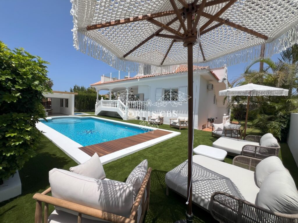 Stunning Contemporary Villa with Guest Apartment on the Exclusive Adeje Golf