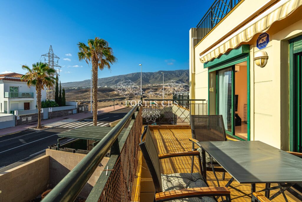 Beautiful and Spacious Three bedroom Duplex in a Highly Desirable Area