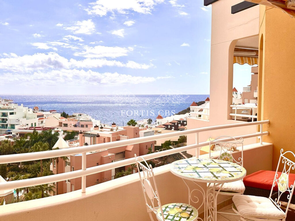Super-Attractive Three Bedroom Apartment in a Sought After Complex in La Caleta