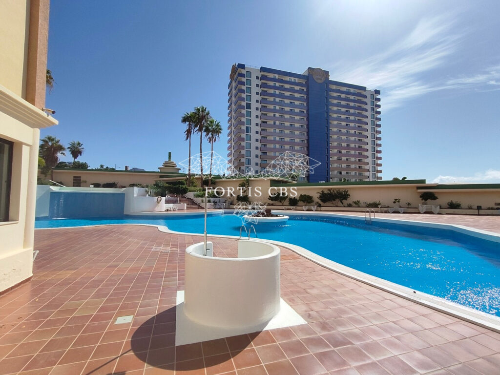 Super, Spacious One Bedroom Apartment with Stunning Sea Views