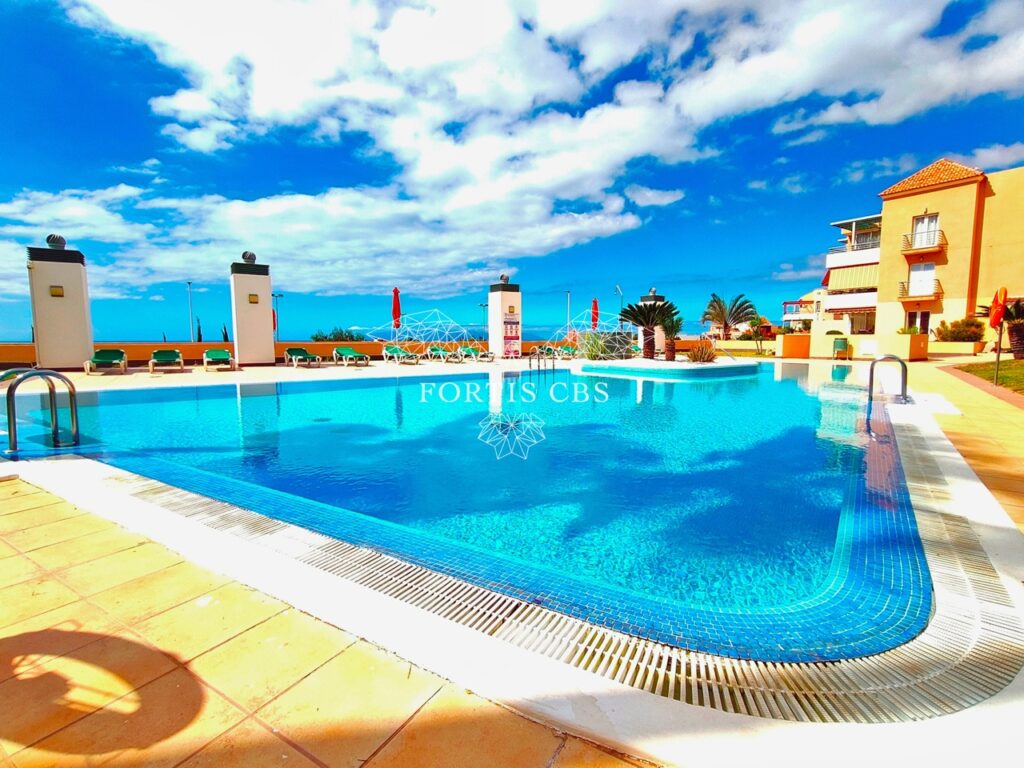 Fantastic Two Bedroom Apartment with Sea Views in Popular Area