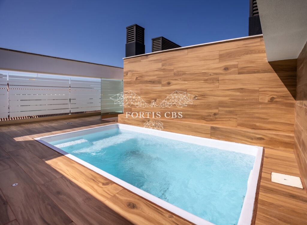 Stunning Penthouse with Private Pool and Panoramic Views