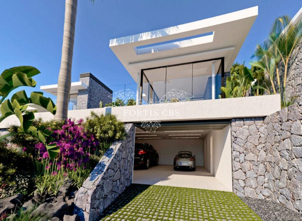 Brand New Detached Villa In Prestigious Resort