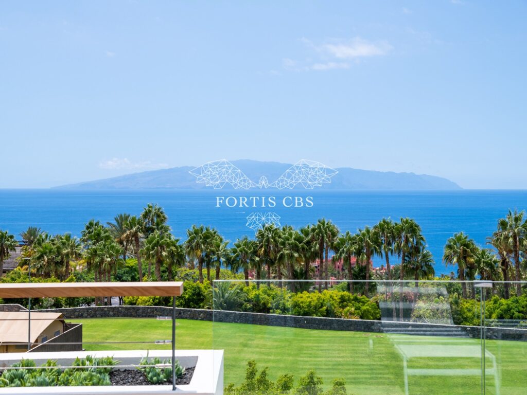 Luxury Top Floor Apartment in Brand New Development